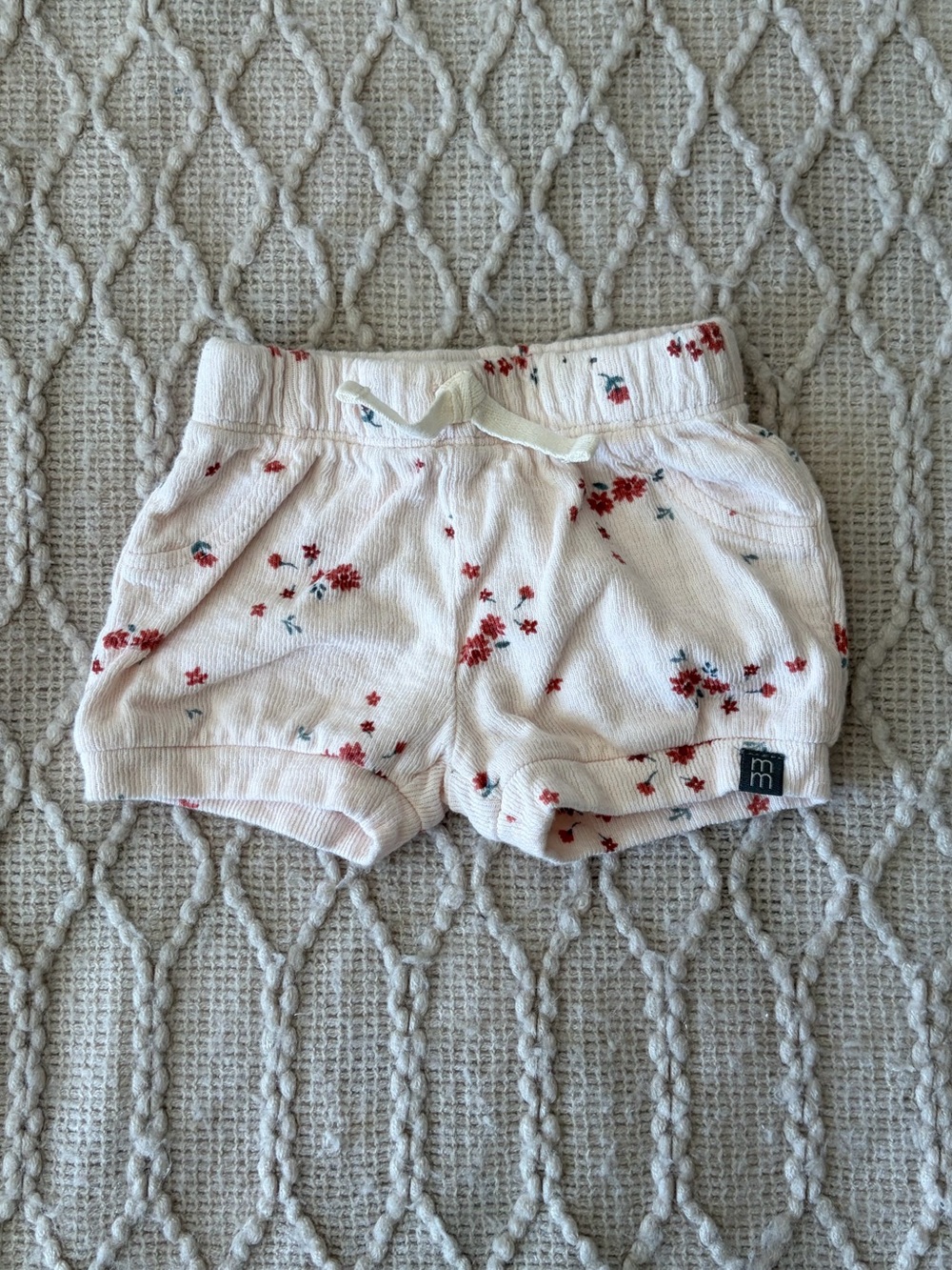Infant Floral Knit Shorts - White with Red Flowers